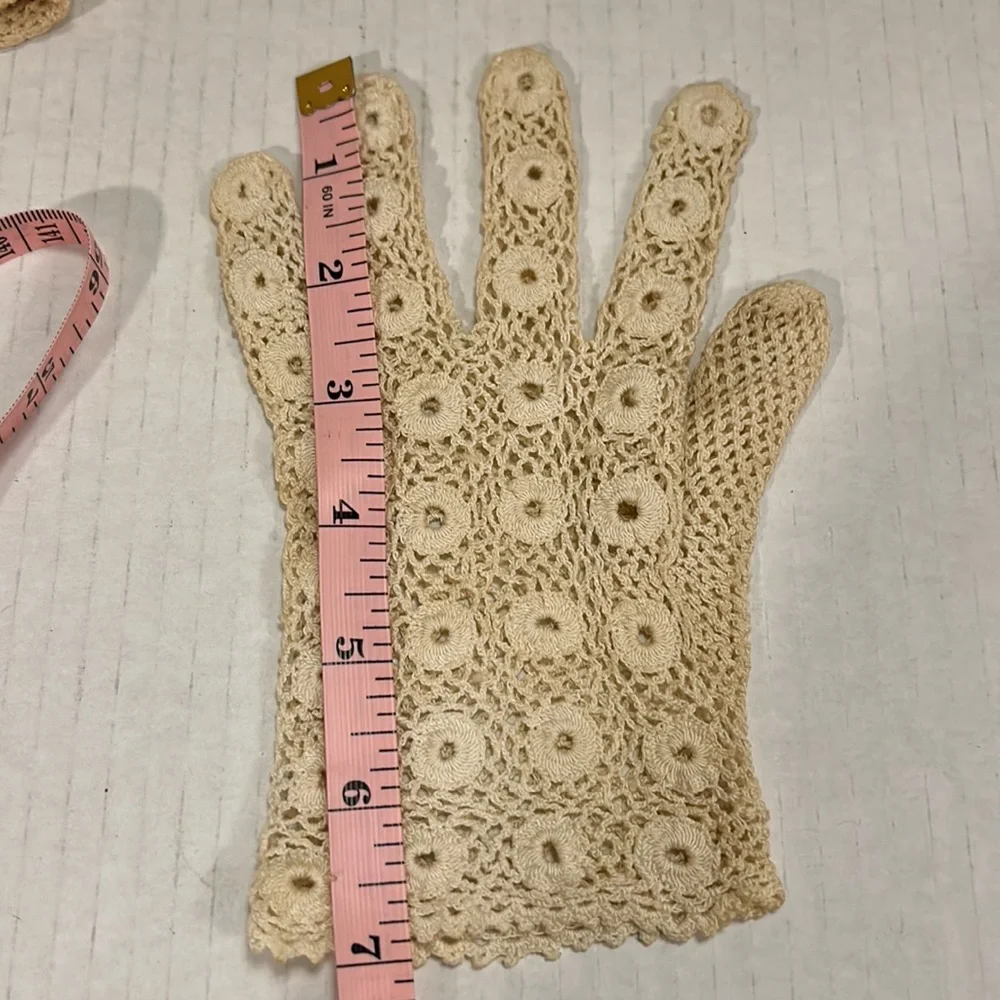 Vintage Hand Made Cream Crochet Lace Gloves size XS/ S